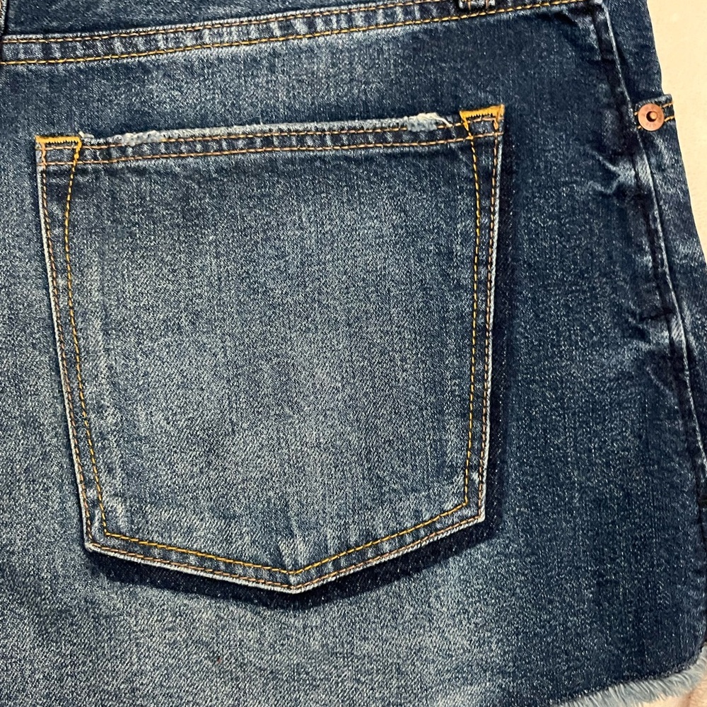 Abercrombie & Fitch Dark Blue Distressed Jean Shorts. Size 29/2. EUC - Picture 4 of 11